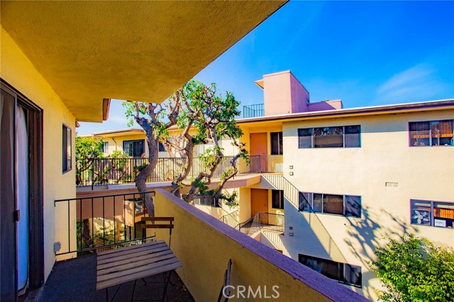 Detail Gallery Image 1 of 1 For 5000 S Centinela Ave #306,  Los Angeles,  CA 90066 - 1 Beds | 1 Baths