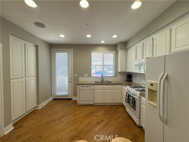 896 Poppyseed Way, Hemet CA: https://media.crmls.org/medias/2a0105dc-bdc6-4a82-be29-3b972d53b5a9.jpg
