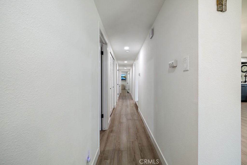 https://media.crmls.org/medias/2a0114ff-474c-4b07-b947-f081a364e9cc.jpg?preset=X-Large