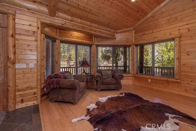 Detail Gallery Image 15 of 67 For 1046 Heritage, Big Bear City,  CA 92314 - 5 Beds | 4/1 Baths