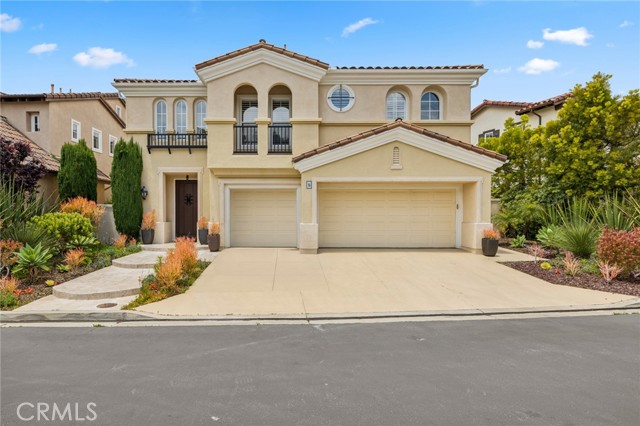 15 Renata, Newport Coast CA: https://media.crmls.org/medias/2a0227a6-d2ff-4289-a932-36bf0aa60f69.jpg
