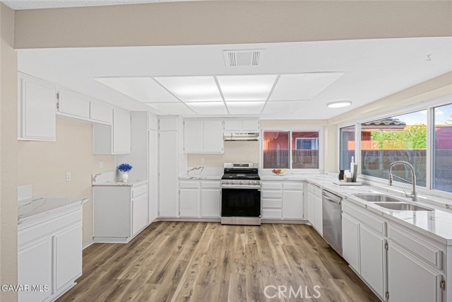 Detail Gallery Image 5 of 20 For 521 W Avenue J14, Lancaster,  CA 93534 - 3 Beds | 2 Baths