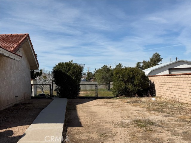 17314 Aspen Street, Hesperia CA: https://media.crmls.org/medias/2a02c78f-5340-4d31-9a30-f65d48ed4b37.jpg