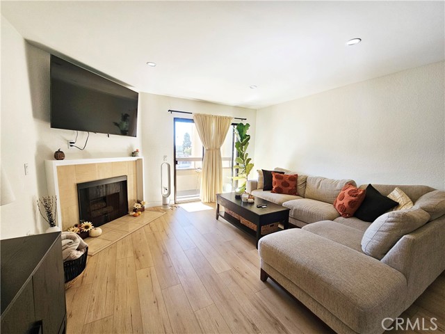 Detail Gallery Image 4 of 14 For 424 Oak St #324,  Glendale,  CA 91204 - 1 Beds | 1 Baths