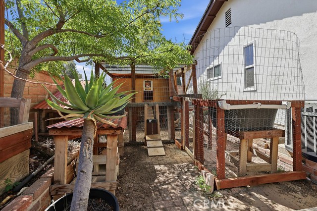 Detail Gallery Image 39 of 51 For 29223 Flowerpark Dr, Canyon Country,  CA 91387 - 3 Beds | 2 Baths