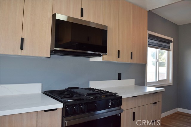 Detail Gallery Image 15 of 30 For 21317 Costanso St, Woodland Hills,  CA 91364 - 1 Beds | 1 Baths