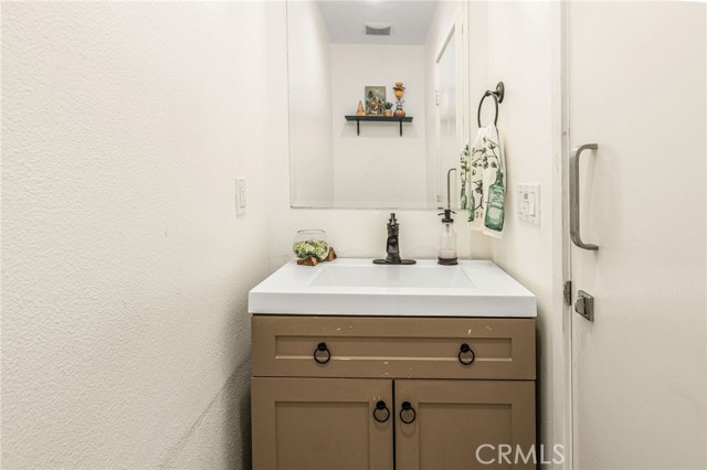 Detail Gallery Image 9 of 28 For 2241 Indus Way, San Marcos,  CA 92078 - 2 Beds | 2/1 Baths