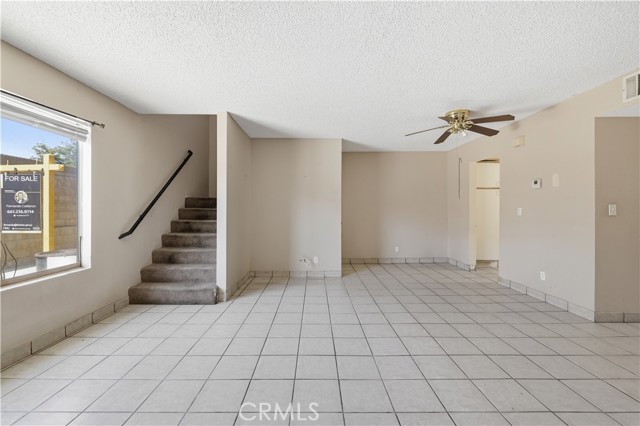 1700 E Avenue Q14, Palmdale CA: https://media.crmls.org/medias/2a054d01-9e74-468f-be18-f1106c4fdcff.jpg