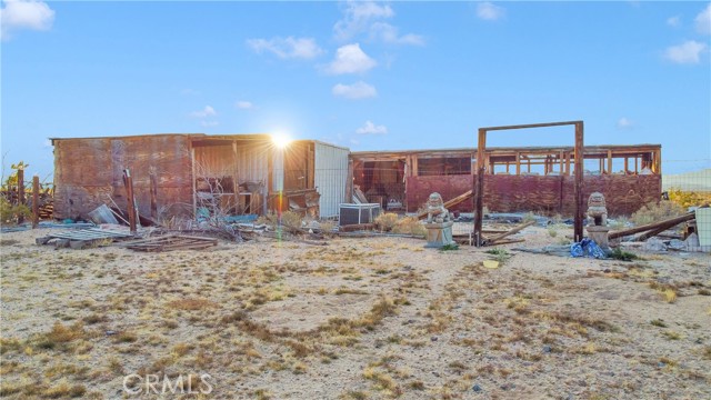 Detail Gallery Image 5 of 10 For 38920 Kathy Ln, Newberry Springs,  CA 92365 - 2 Beds | 1 Baths