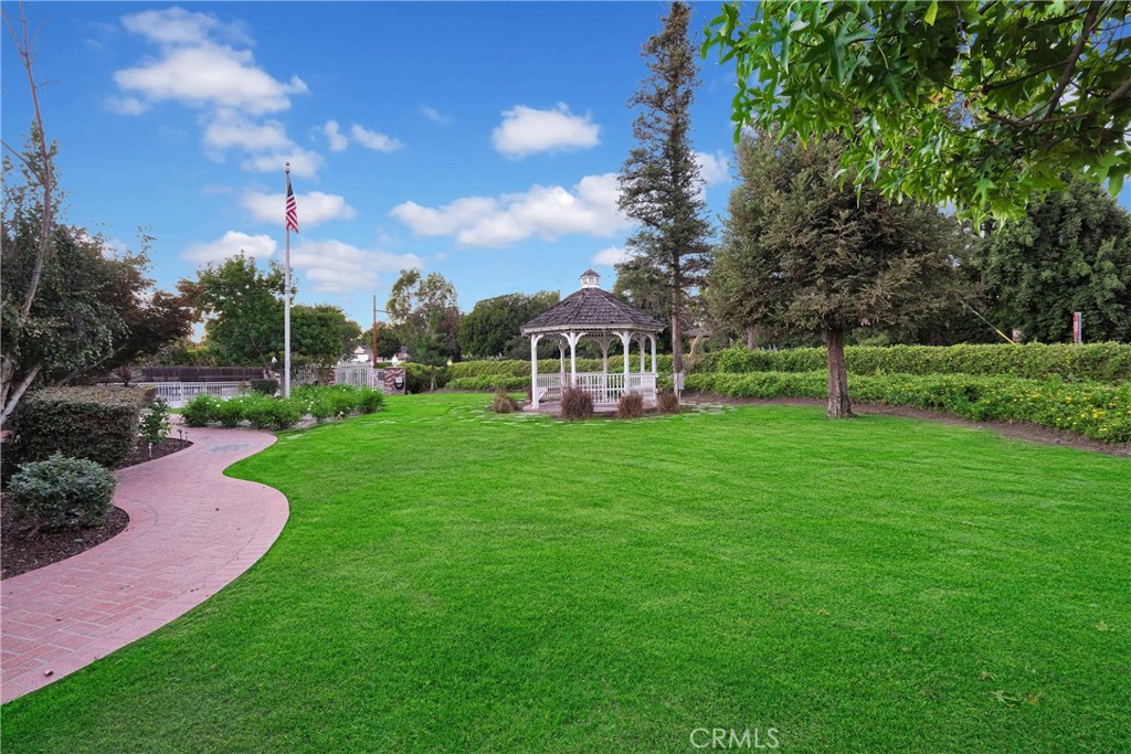 https://media.crmls.org/medias/2a05a742-27c1-4d11-b6a2-36bb02351337.jpg?preset=X-Large