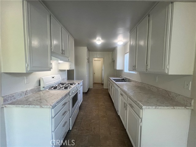 Detail Gallery Image 7 of 13 For 12123 Eastman, Cerritos,  CA 90703 - 3 Beds | 2 Baths