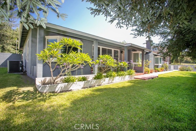 1019 W Milton Drive, Glendora CA: https://media.crmls.org/medias/2a07fa0c-e274-4585-9ca2-2c7b2783fb25.jpg