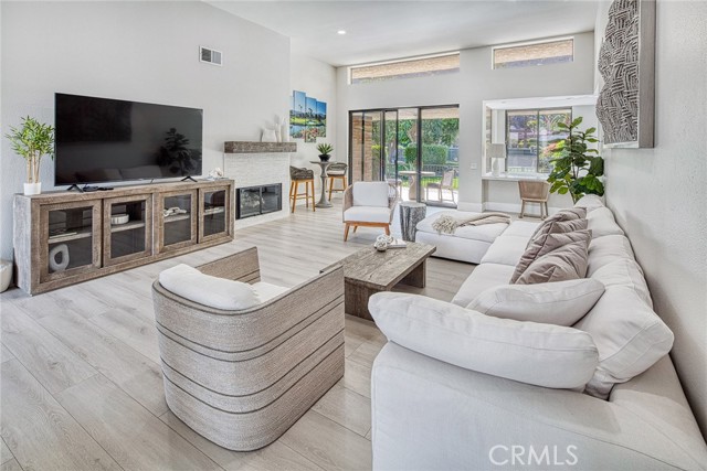 Front Image Thumbnail for CROC26071347