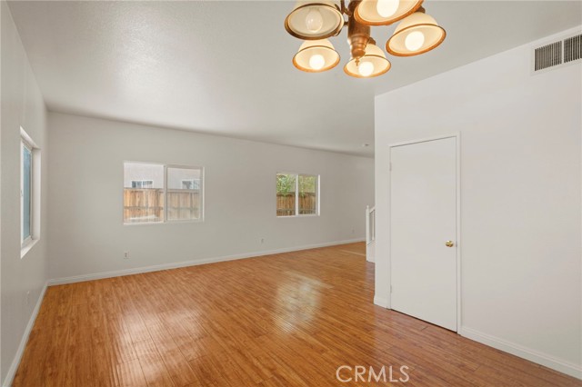 15240 Sapphire Court, Victorville CA: https://media.crmls.org/medias/2a081df7-ec84-4b31-84a0-e2b33cd8806c.jpg