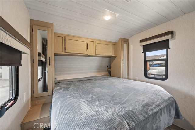 Detail Gallery Image 9 of 11 For 1295 1295 S Cawston Ave, Hemet,  CA 92545 - – Beds | – Baths