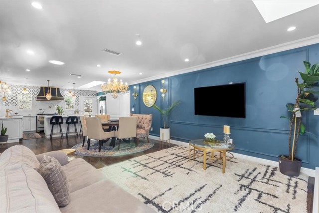 Detail Gallery Image 6 of 35 For 5201 Sale Ave, Woodland Hills,  CA 91364 - 3 Beds | 2 Baths