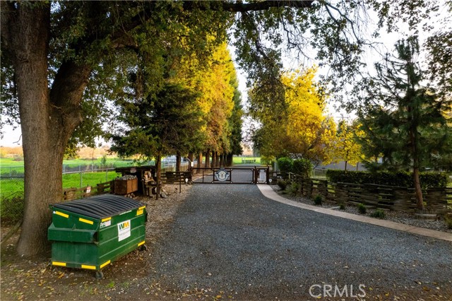 18701 Lort Drive, Visalia CA: https://media.crmls.org/medias/2a09bf94-ce10-4ef8-9ce5-f9e3cfc31b89.jpg