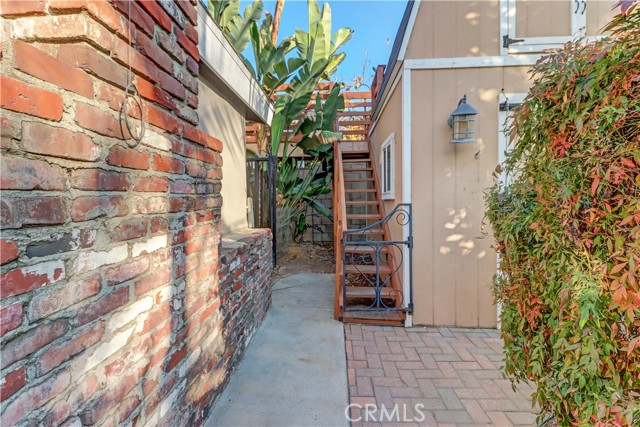 Detail Gallery Image 49 of 61 For 900 Oakwood Ave, Fullerton,  CA 92835 - 4 Beds | 2/1 Baths