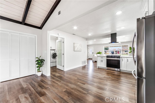 5472 Santa Gertrudes, Garden Grove CA: https://media.crmls.org/medias/2a0a244b-610c-4340-ae7c-a8e54e2c75bc.jpg