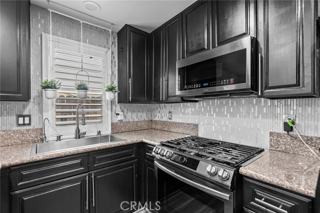 26120 Goldman Place, Saugus CA: https://media.crmls.org/medias/2a0aa428-db40-4df9-a055-d9455074ba46.jpg
