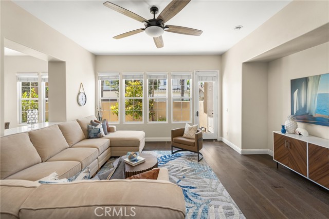 21270 Elda Cir, Huntington Beach CA: https://media.crmls.org/medias/2a0aa7b5-99aa-48ef-8e01-471e13f70b63.jpg