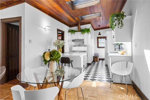 3017 Elm Avenue, Manhattan Beach, California 90266, 2 Bedrooms Bedrooms, ,2 BathroomsBathrooms,Residential,Sold,Elm,SB21199179