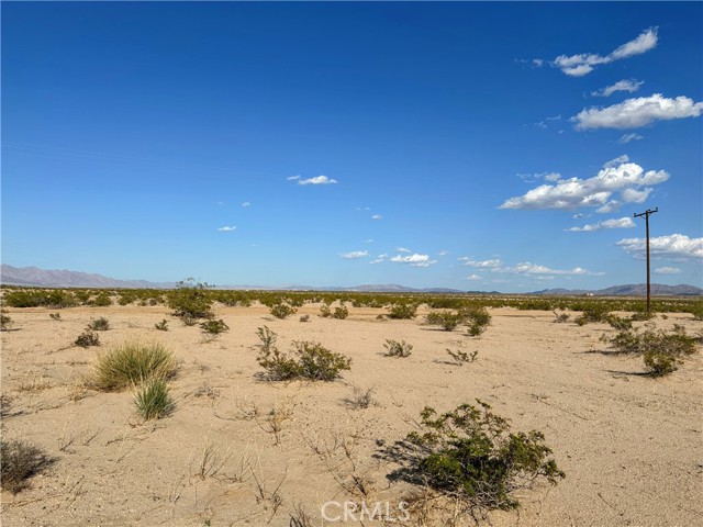 Detail Gallery Image 6 of 8 For 4200 Pinto Mountain Rd, Twentynine Palms,  CA 92277 - – Beds | – Baths