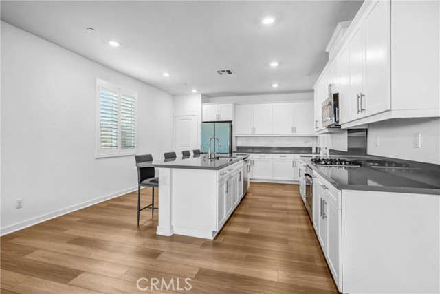 Detail Gallery Image 6 of 34 For 3644 Shale Ave, Ontario,  CA 91761 - 5 Beds | 3 Baths