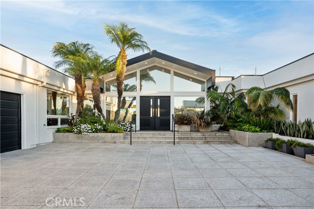 1032 Santiago Drive, Newport Beach CA: https://media.crmls.org/medias/2a0d205e-efee-4595-a749-83080d7d9496.jpg