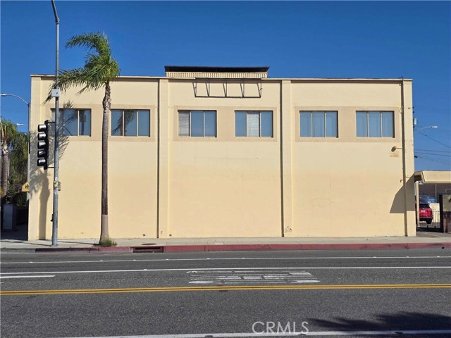 Image 1 of 3 For 400 La Brea  