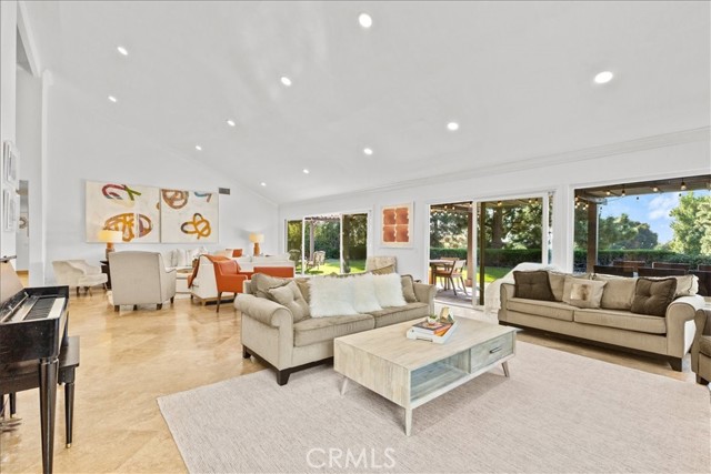 Front Image Thumbnail for CROC25269348