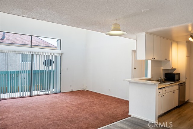 5700 Etiwanda Avenue, Tarzana CA: https://media.crmls.org/medias/2a0e123d-d88e-44c7-bb65-41d330796cd6.jpg