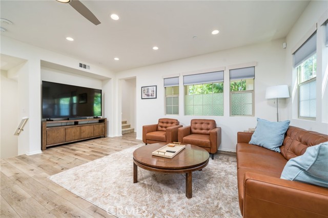 877 Orchid Way, Azusa CA: https://media.crmls.org/medias/2a0e289d-783f-4320-9229-e23142e6f1ec.jpg
