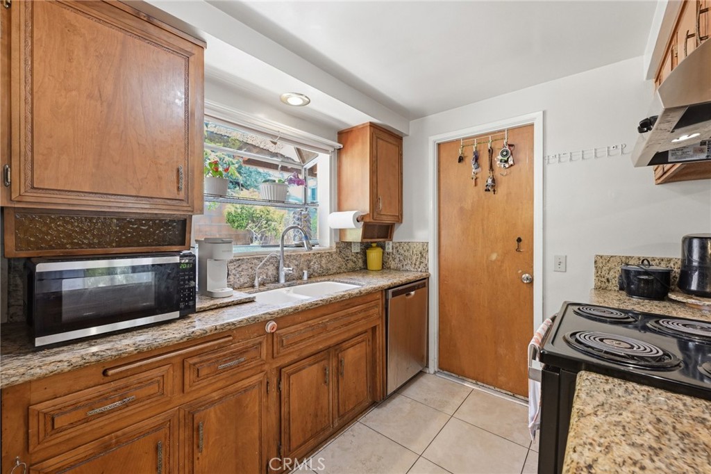 1496 El Norte Parkway - photo 12