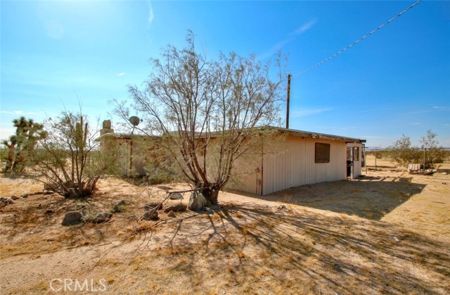 Detail Gallery Image 3 of 45 For 62105 Moon Dr, Joshua Tree,  CA 92252 - 1 Beds | 2 Baths