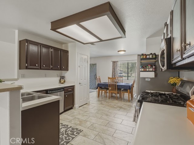 Detail Gallery Image 7 of 23 For 4912 Corral Cir, Banning,  CA 92220 - 6 Beds | 3 Baths