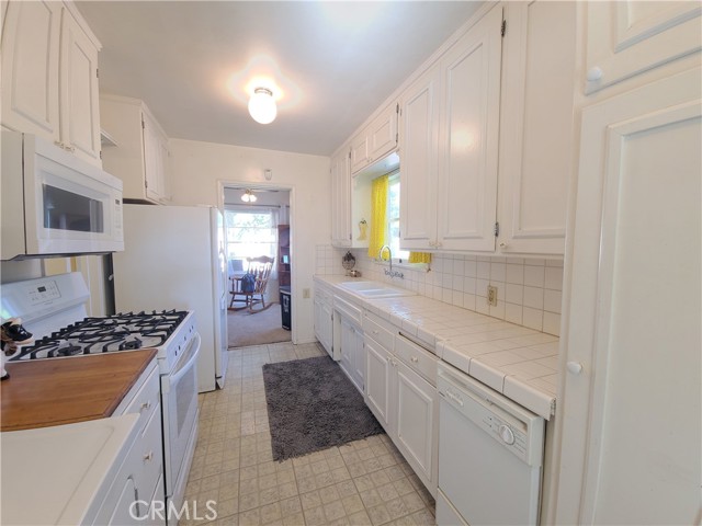 Detail Gallery Image 7 of 23 For 815 Wakefield Ave, Corona,  CA 92882 - 3 Beds | 1 Baths