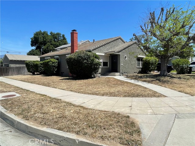 1003 colton, Redlands CA: https://media.crmls.org/medias/2a109185-ec79-4438-bc58-858d35a5eb50.jpg