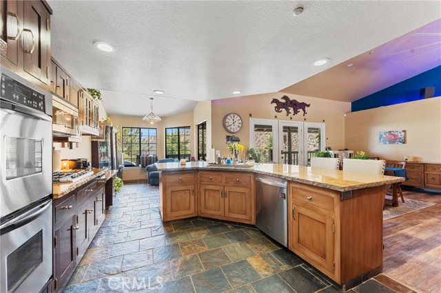 Detail Gallery Image 9 of 39 For 8130 Desert View Rd, Pinon Hills,  CA 92372 - 3 Beds | 2 Baths