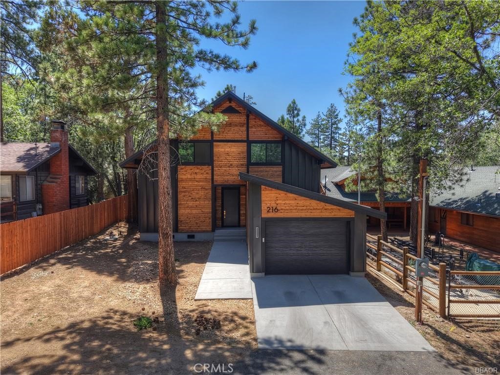 216 Leonard Lane
