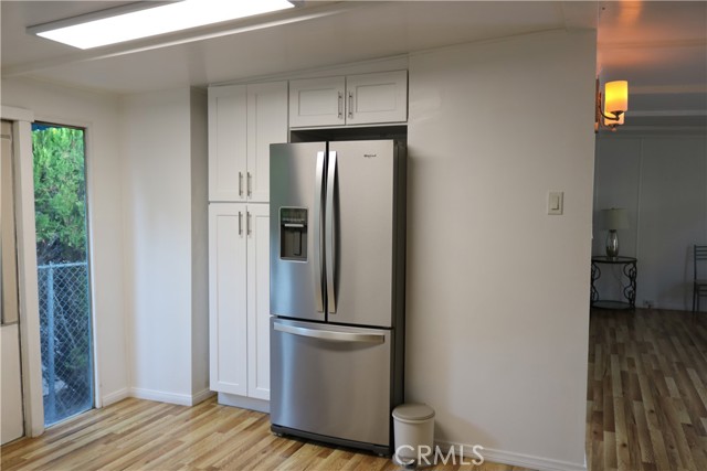 Detail Gallery Image 3 of 20 For 10711 Sherman Grove #36,  Sunland,  CA 91040 - 2 Beds | 1/1 Baths