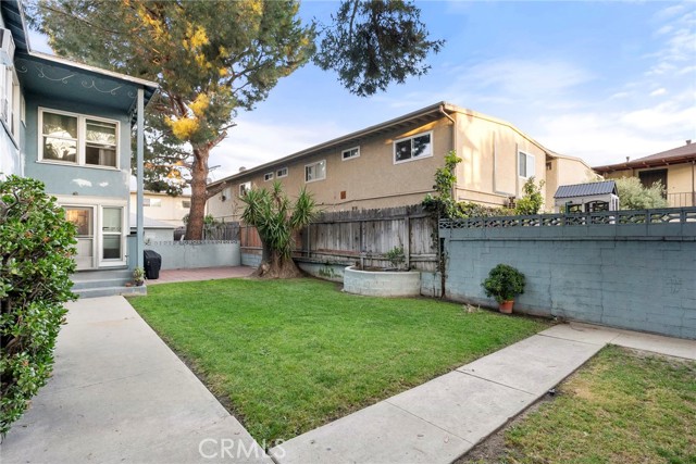 1608 Grismer Avenue, Burbank CA: https://media.crmls.org/medias/2a11f26e-c55e-47a9-8357-49b232c6655c.jpg