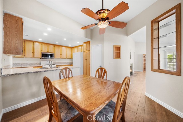 Detail Gallery Image 9 of 71 For 40609 Corte Albara, Murrieta,  CA 92562 - 2 Beds | 2 Baths