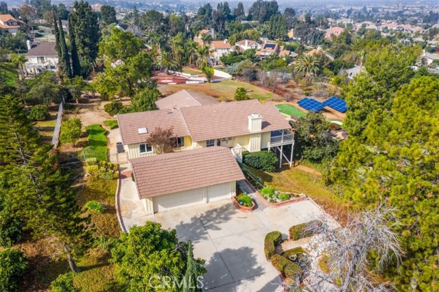 2040 Citrus Wood Ln, Riverside, CA 92503