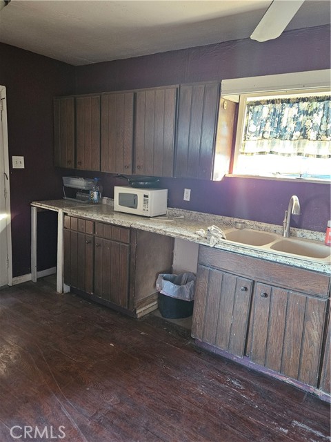 2352 S Jacks Ranch Drive, Ridgecrest CA: https://media.crmls.org/medias/2a12c559-9e5a-4921-813d-de0611a49071.jpg