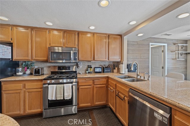 Image 18 of 52 For 42014 Roanoake St.