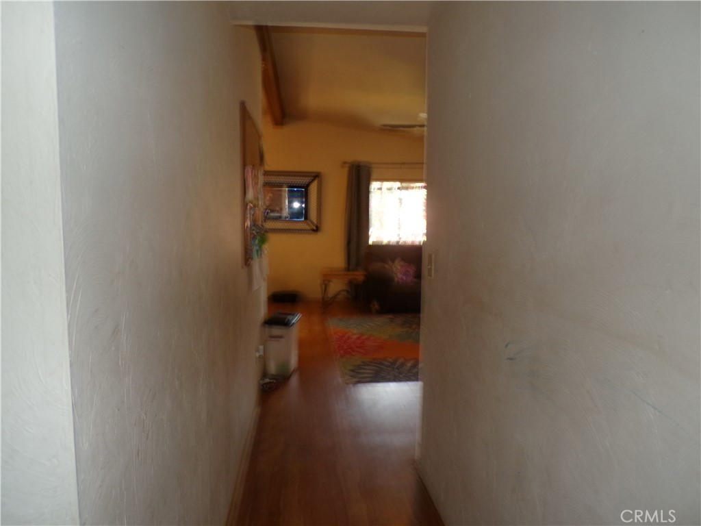 https://media.crmls.org/medias/2a140212-1c85-4903-88fa-6829b07cd421.jpg?preset=X-Large