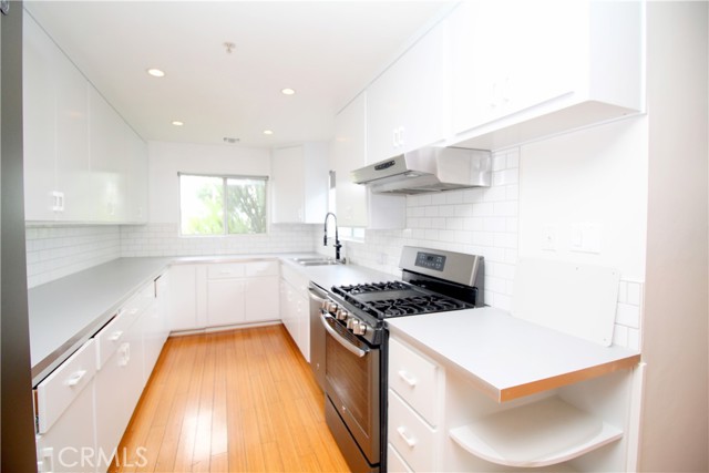 Detail Gallery Image 9 of 22 For 2930 Adkins Ave, Los Angeles,  CA 90032 - 3 Beds | 2 Baths