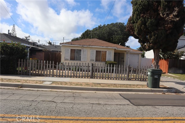 1203 Lilienthal Lane, Redondo Beach, California 90278, 2 Bedrooms Bedrooms, ,1 BathroomBathrooms,For Sale,Lilienthal,RS22055106