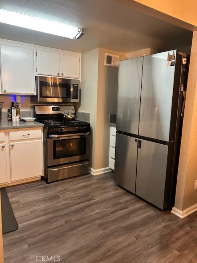 Detail Gallery Image 4 of 6 For 321 N Brampton Ave, Rialto,  CA 92376 - 3 Beds | 2 Baths